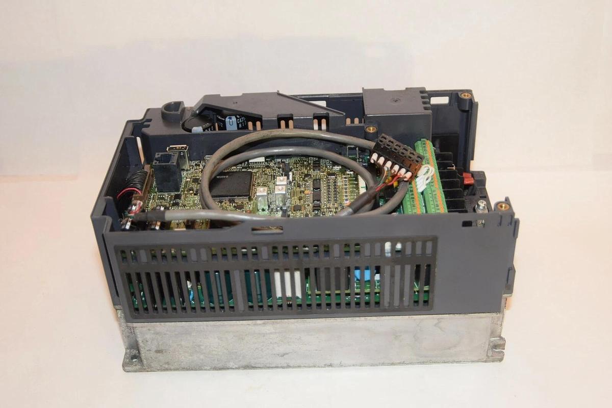 Used MITSUBISHI FR-A840-00052-1-N6 FRA840000521N6 3 Phase Inverter