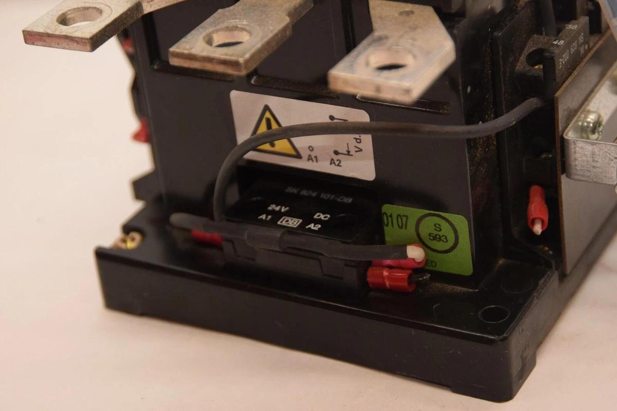 Used ABB 123109016-001 EH145C-YL11 EH145 200A 200 Amp 125Hp 24Vdc Coil Contactor