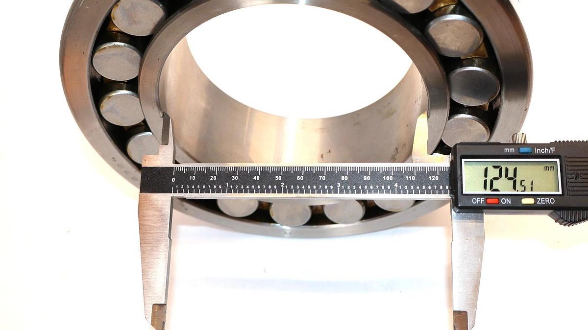 22224 Spherical Roller Bearing  (New)