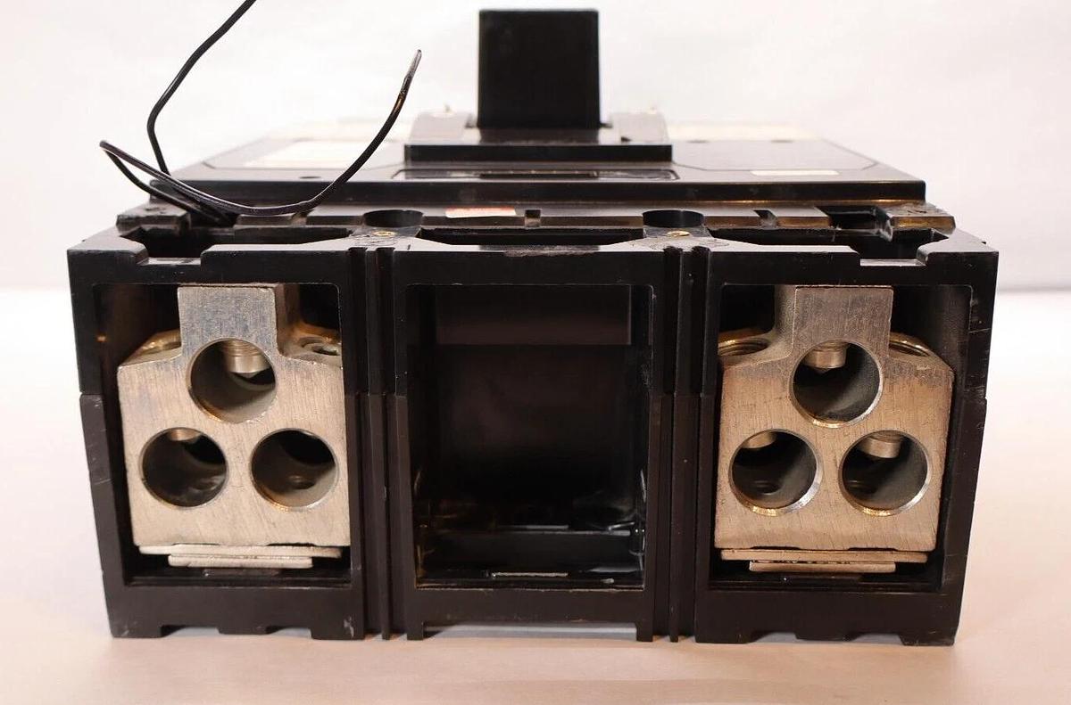 Used Square D Circuit Breaker 600 Amp 600A MAL26600 600v MAL S2 Shunt Trip: MA11021