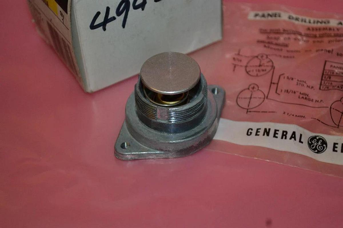 General Electric Push Button CR2940UA200A NEW