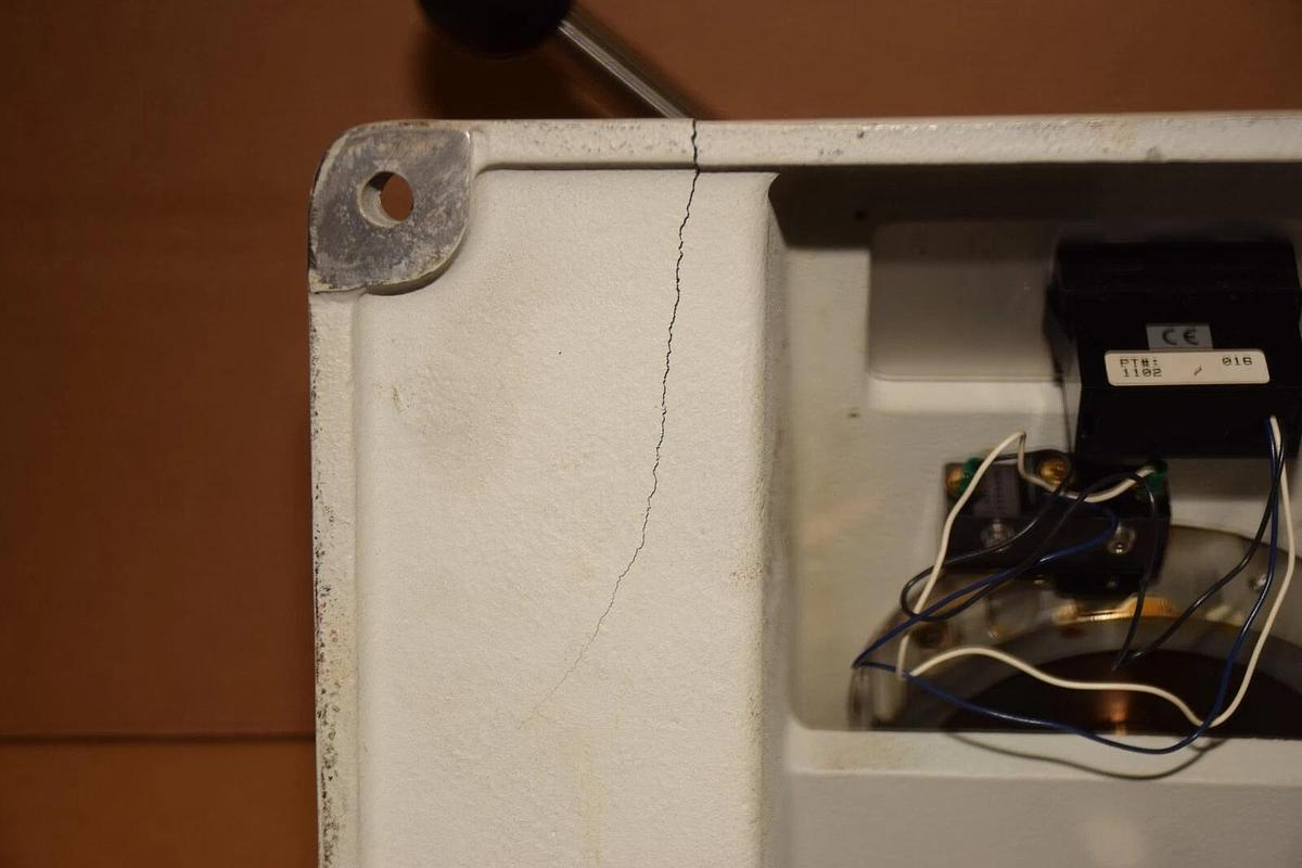 Used ERICHSEN 200 Lacquer Paint & Testing Machine *Crack*