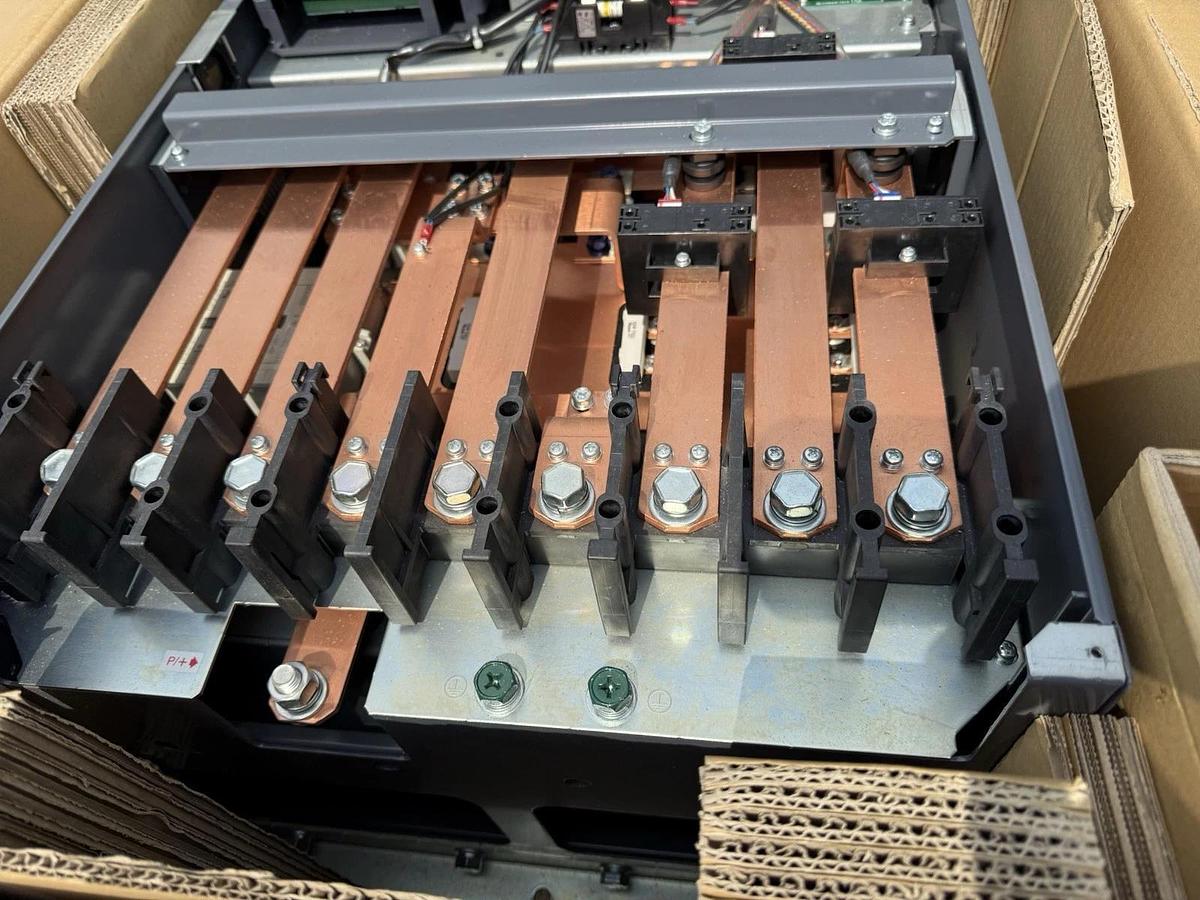 Mitsubishi VSD VFD Drive FR-A840-04810-1-U6 FRA840048101U6 3ph AC380-500v *READ*