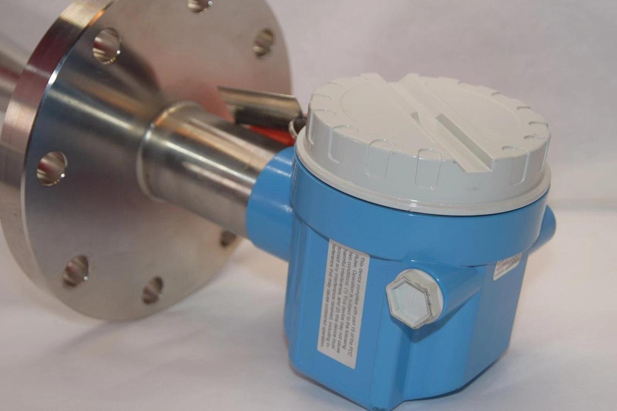 ENDRESS + HAUSER Level Radar Micropilot FMR240 FMR240-S5V1APJBA4Y 4" (NEW)