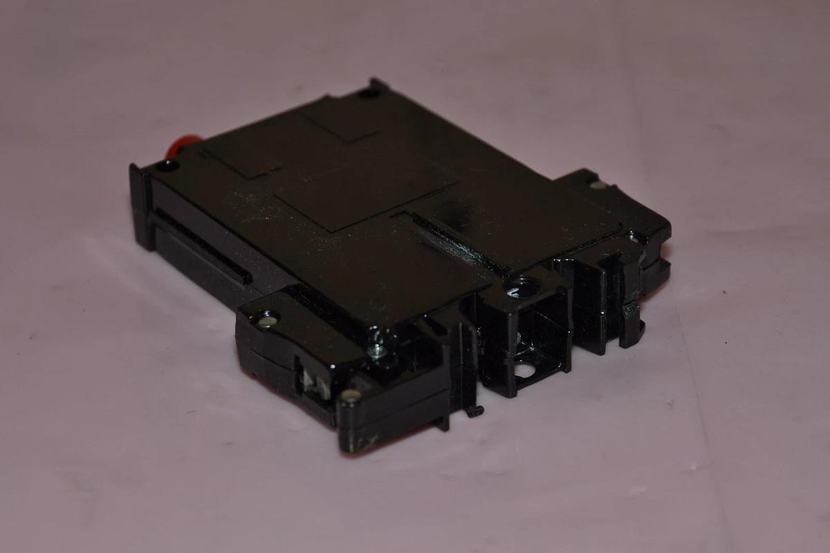 GENERAL ELECTRIC CR151KBC01AE 1.2 AMP 240 V CIRCUIT BREAKER NEW