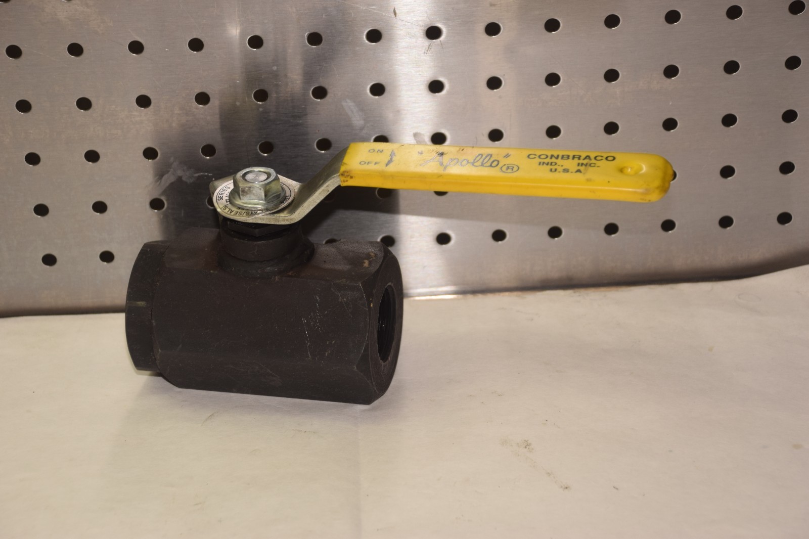 APOLLO 72-100-01 A108 FEMALE BALL VALVE 1" NPT NEW