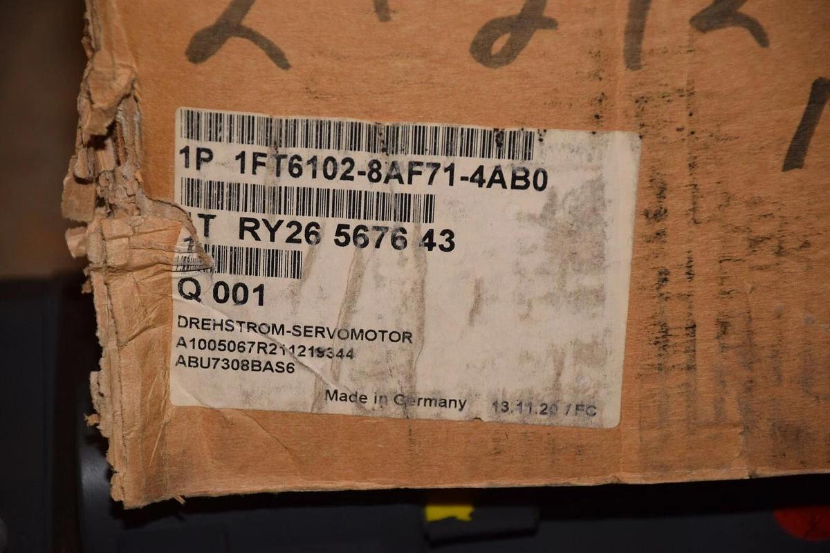 (New) SIEMENS 1FT6102-8AF71-4AB0  27/Nm Brushless Servo Motor