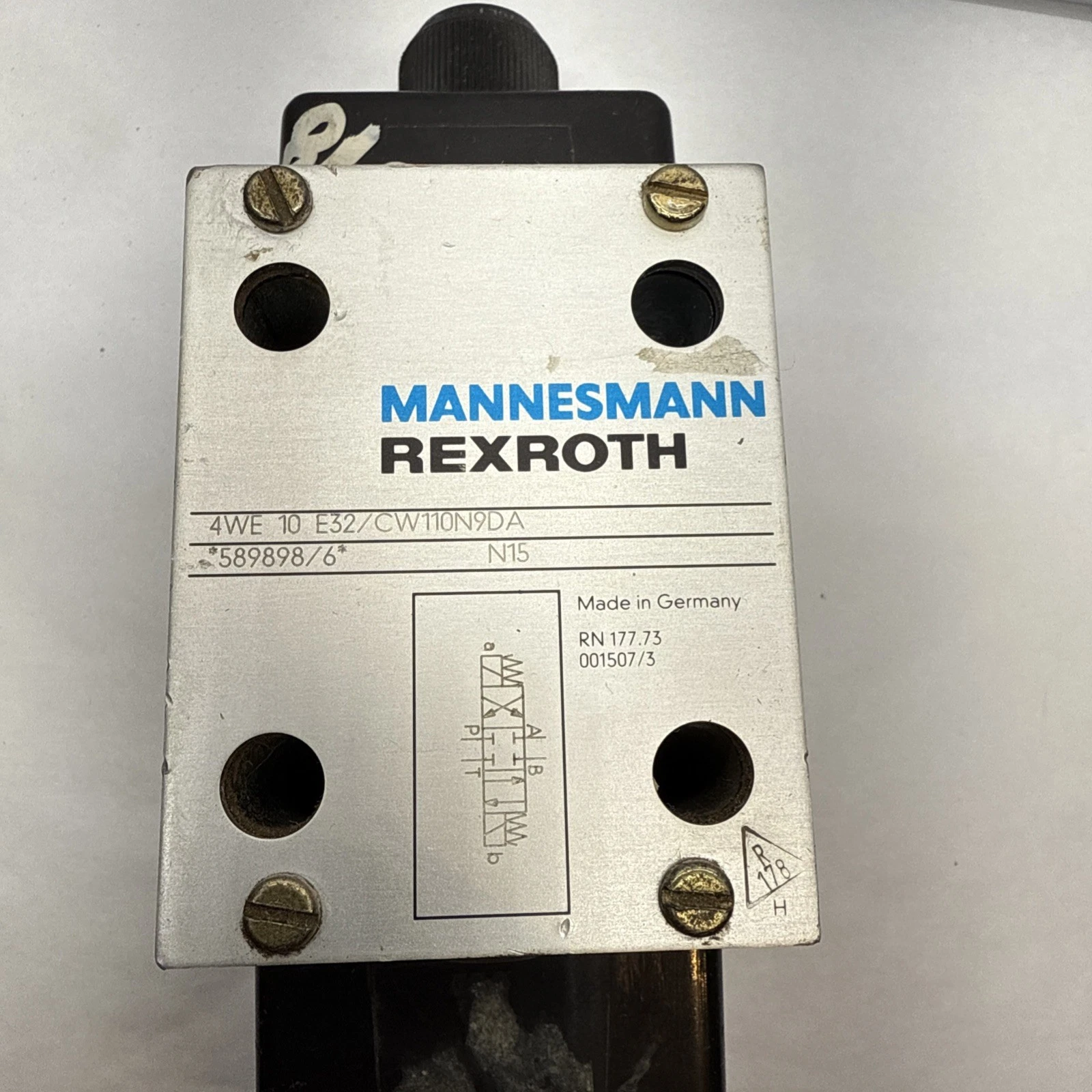 (New) MANNESMANN REXROTH 4WE 10 E32/CW110N9DA 4WE10E32CW110N9DA N15