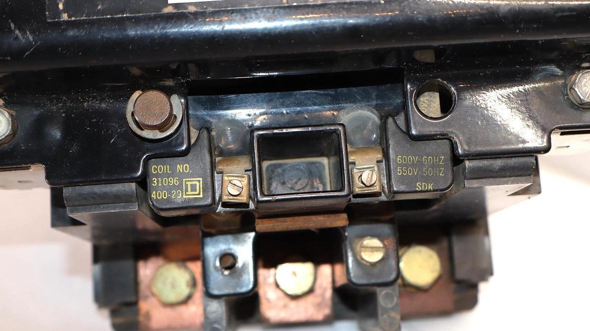 Used Square D Motor Starter 8536 SG01  SG0 1 8536SG01 Size Sz 5 550/600V Coil