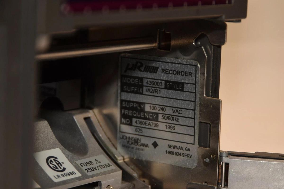 Used JOHNSON YOKOGAWA 436003 100-240Vac 50/60Hz Data Chart Recorder