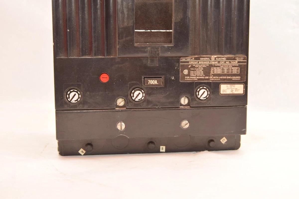 Used CUTLER HAMMER TKM3F 1200Amp 600Vac 700Amp Trip Circuit Breaker