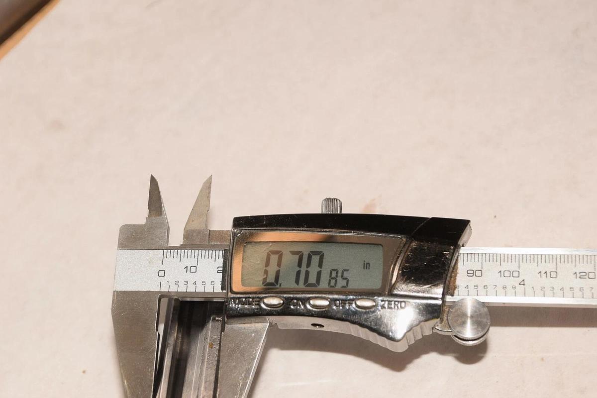 (New) THK Linear glide rail 11" bearing THK Rail UHC01525-A