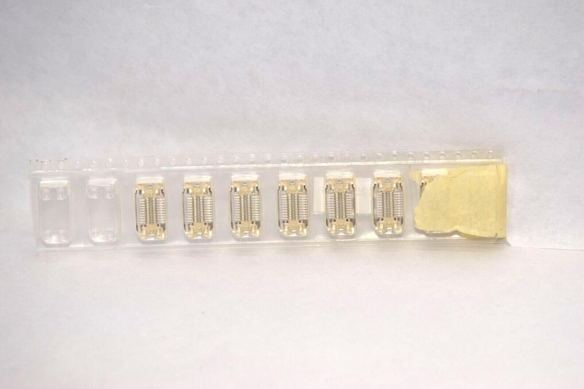 (NEW -Lot 8) 52885-0274 0.025mm Pitch 20P Vert SMT Connector RCPT