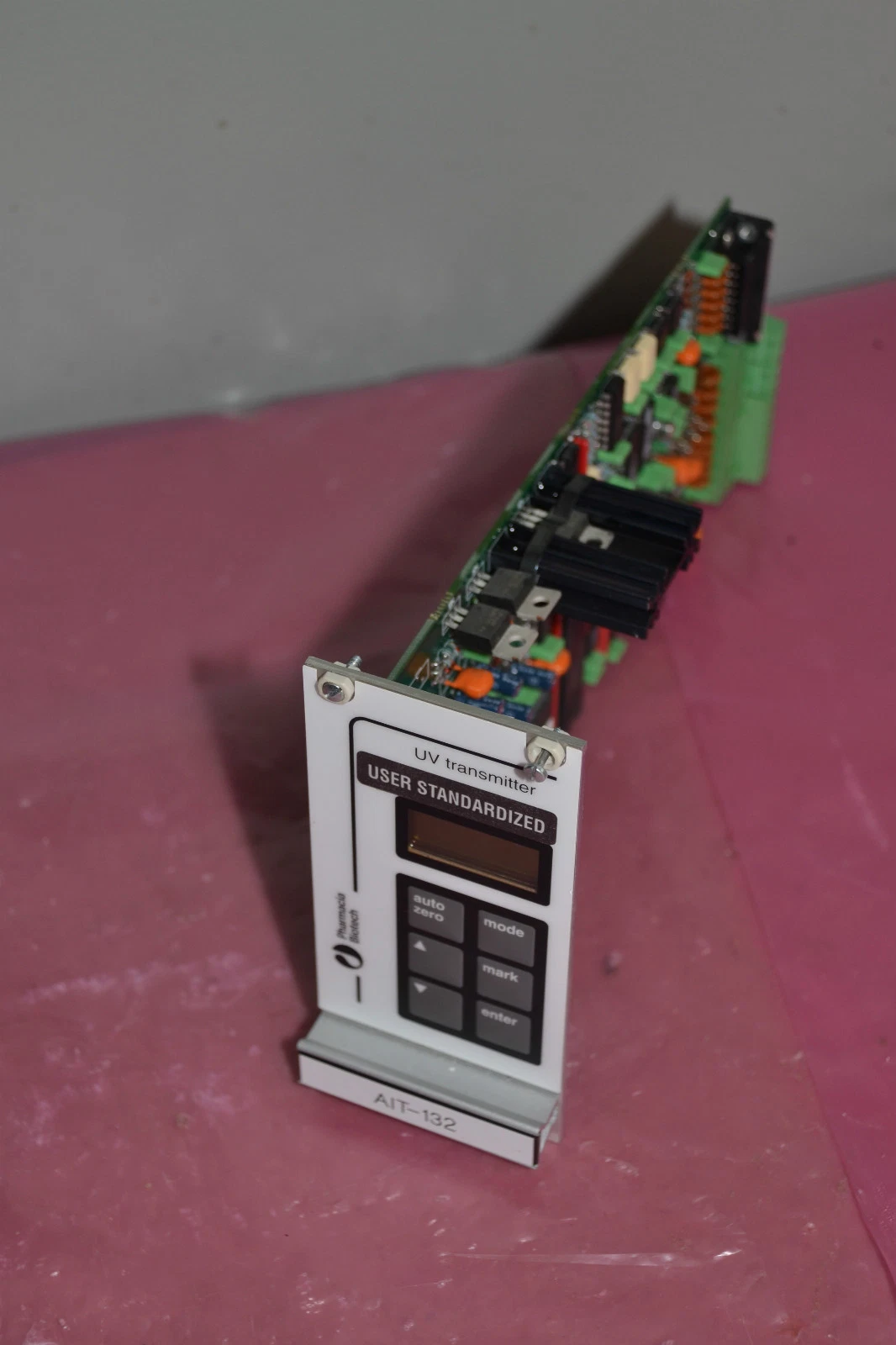 Used PHARMACIA BIOTECH UV TRANSMITTER AIT-132 56112521 G2 000284 18-1037-60