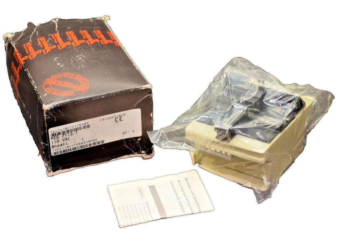Schmersal Safety Control Module AES 7112 110 Vac  7112.1 110VAC AES7112.1 (NEW)