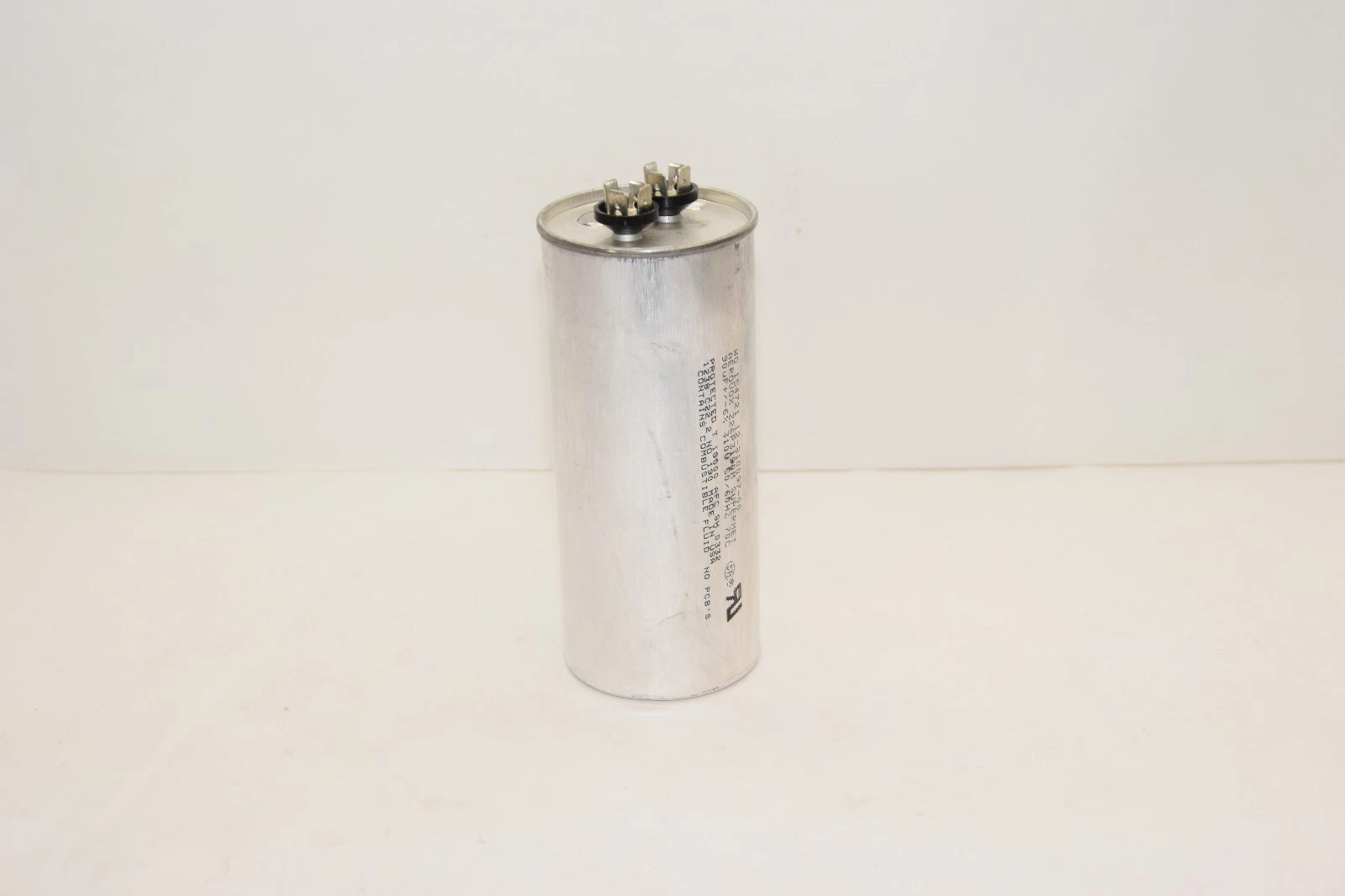 Used AEROVOX Z26P3190M 12-810097-00 90uF 310V +/-6% 50/60Hz Capacitor