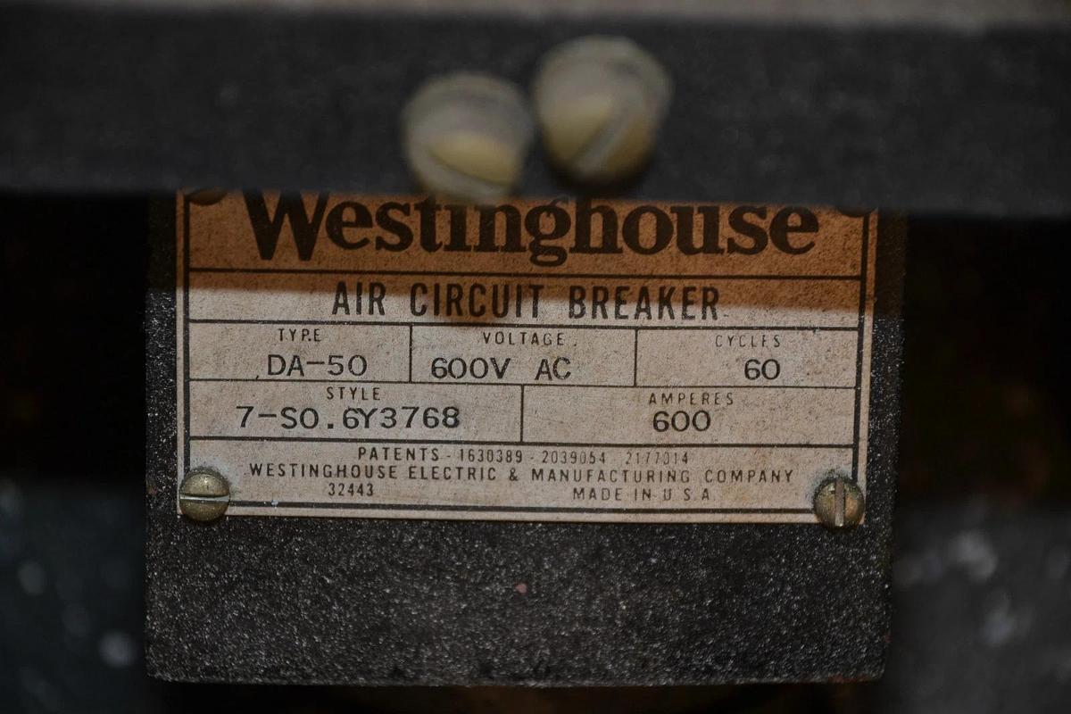 Used Westinghouse DA-50 DA50 Air Breaker 600a 600 amp 7-so.6y3768  sold  ASIS see pic