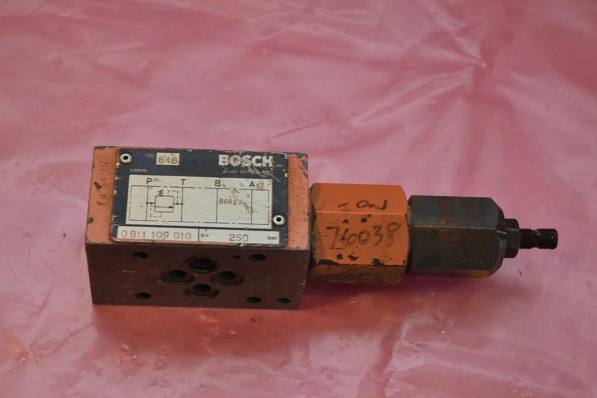 Used BOSCH VALVE 0811-109-010 0811 109 010 0811109010