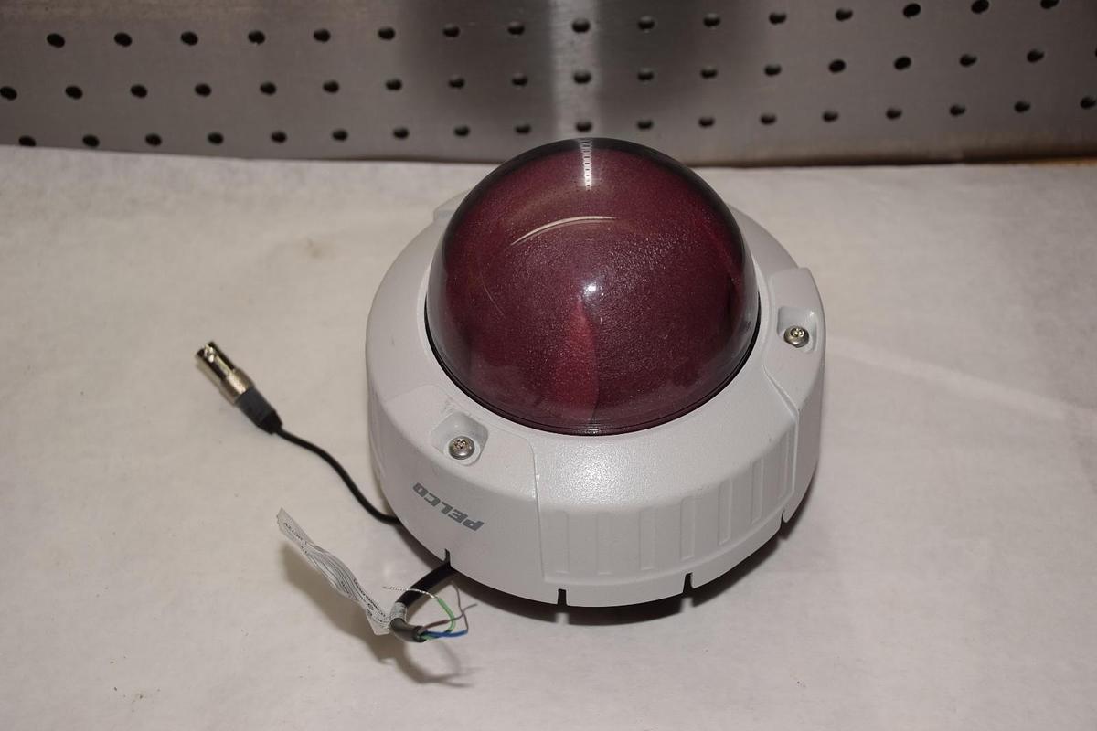 (New) Pelco IS50-DWSV8F Outdoor High Res Flush Mount Day/Night WDR Dome Camera