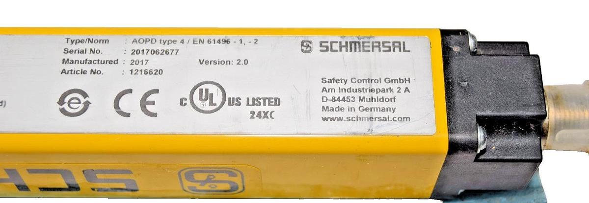 Schmersal Safety Light Curtain SLC440-E0570-14 EMITTER 24vdc (New)