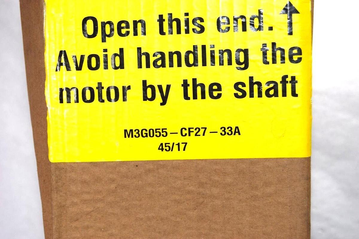 (NEW) EBMPAPST M3G055-CF27-33 , M3G055CF2733 230V 50/60Hz 0.82A Axial Fan