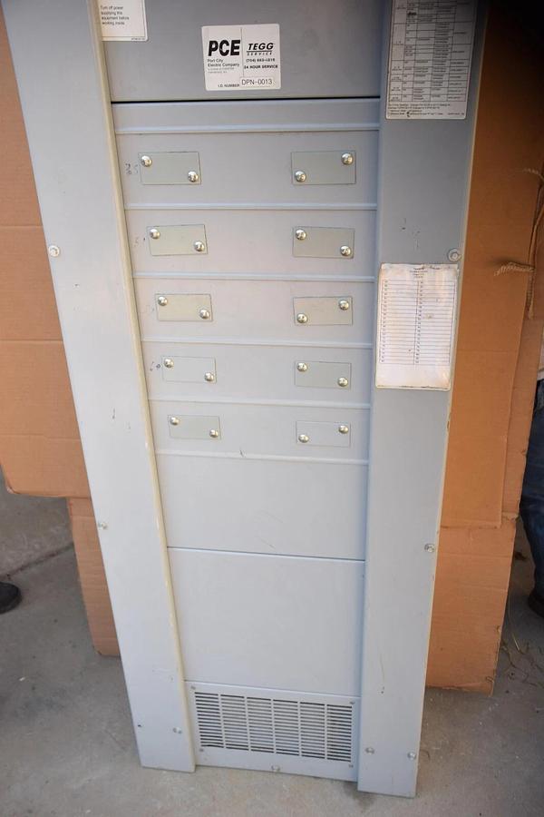 Used Cutler-Hammer 800A Panelboard Pow-R-Line PRL4b 480/277v 800 Amp 3ph 4w Typ 1