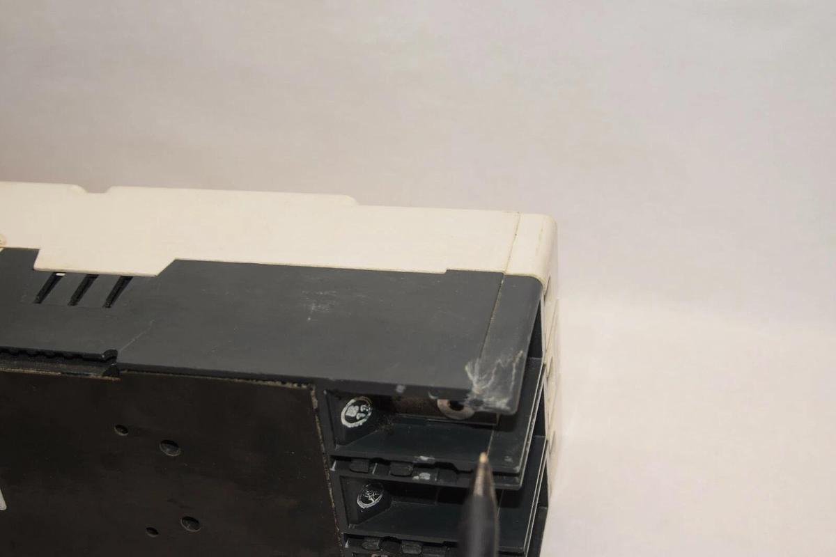 Eaton JD2250F JD 35k 250A 250 Amp A 2 Pole Circuit Breaker *Chipped Corners *