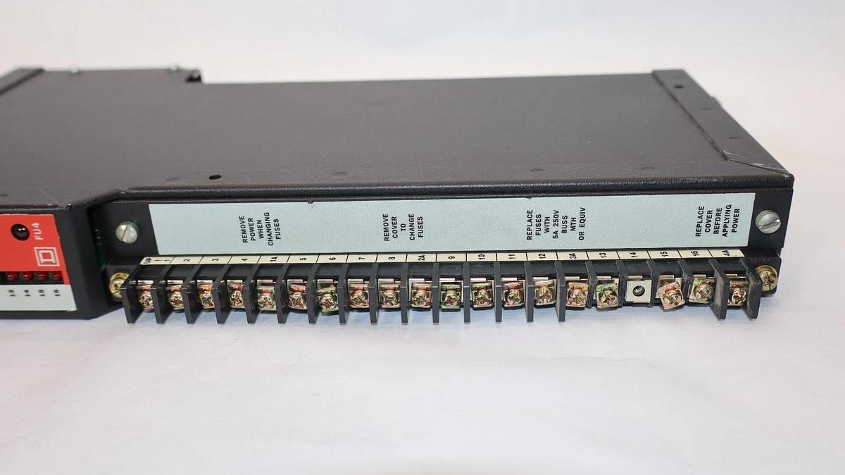 Used Square D Sy/Max Output Module 8030 ROM-221 8030-ROM221 Series F2 (Lot of 3)