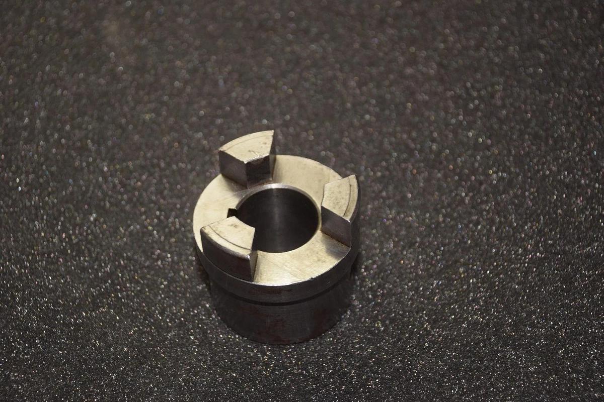 (New) Boston Gear FC25 1-1/4 Coupling Hub 08280