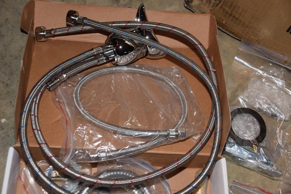 Used (New) Paragon 12 UPC Black Fiberglass Salon Shampoo Bowl sink with GLT-05 faucet