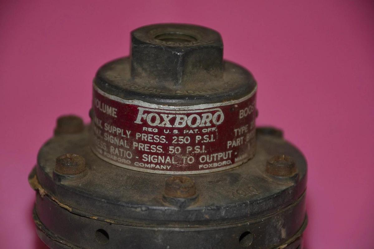Used FOXBORO BOOSTER TYPE 20 250 PSI B102RN