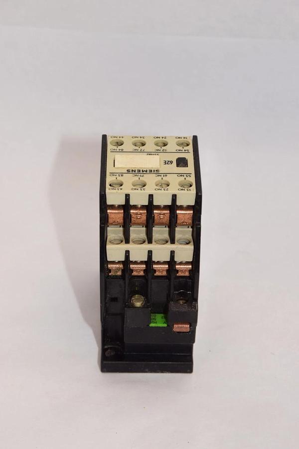 Used SIEMENS 3TH82 62-0A 42V Coil Contactor