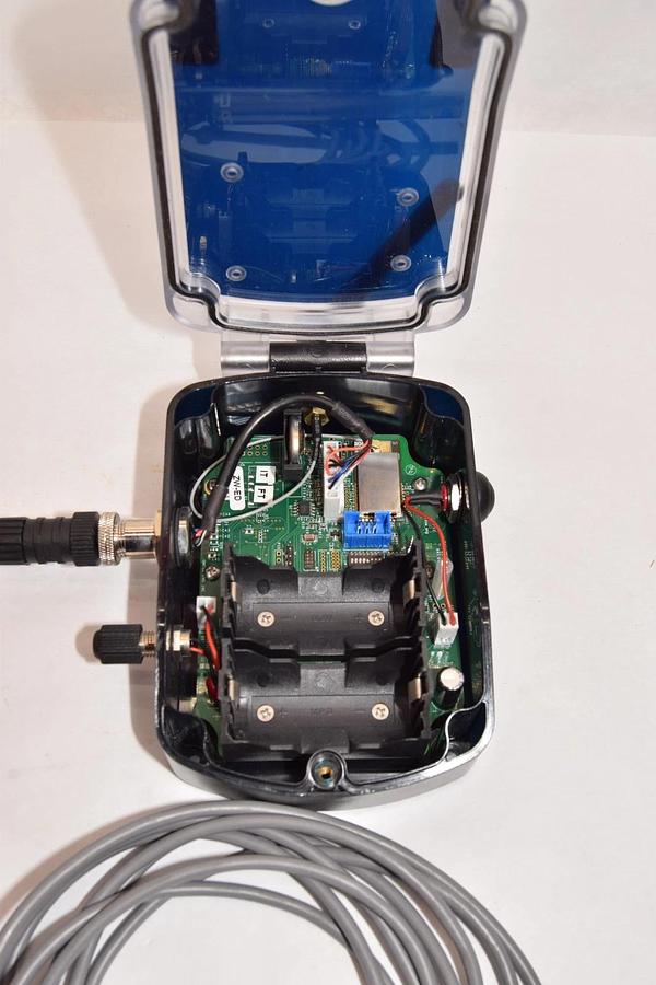 Used OMEGA ZW Ser Temp/Humidity/Barometric Pressure Transmitter ZW-ED 17220364 ZBTHPP