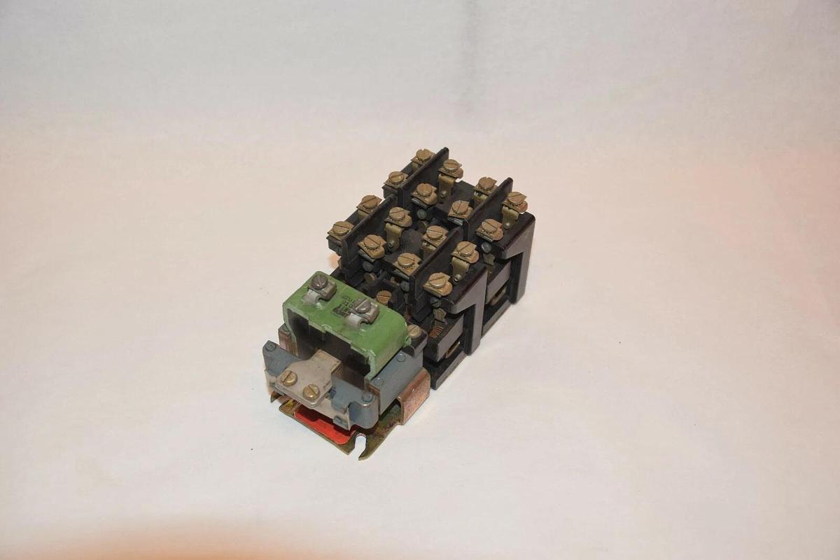 Used GE CR2810A14AG 600V 10A 115V COIL LIGHTING CONTACTOR