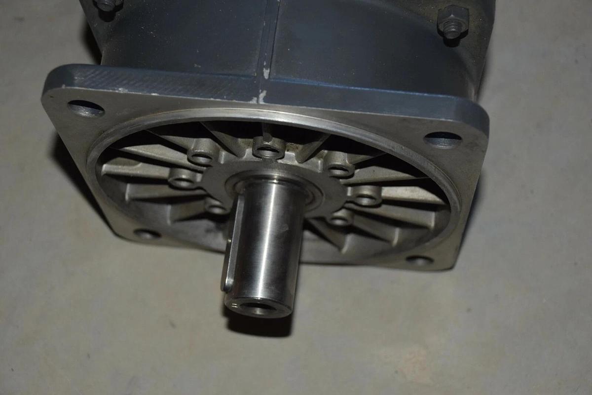 Used SIEMENS Permanent Magnet Motor 1FT5106-0AA01-2-Z  1FT51060AA012Z