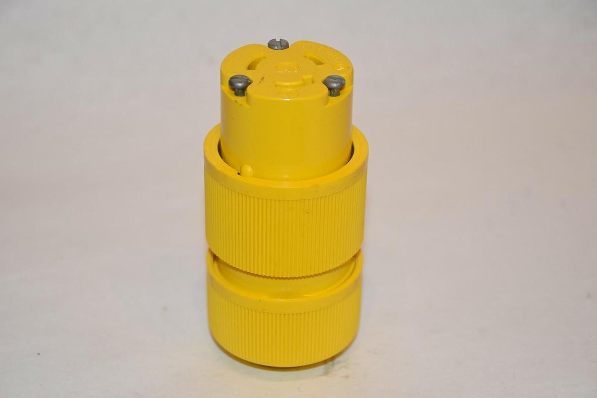 NEW GE GENERAL ELECTRIC L10 20A 125/250V FEMALE LOCKING PLUG