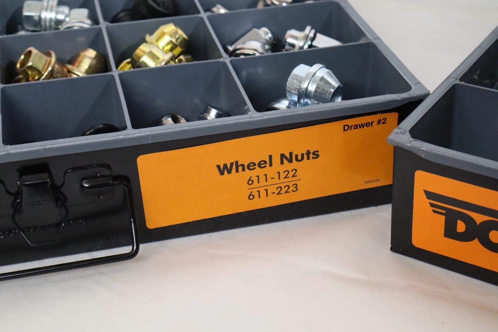 DORMAN Lug nut 110517-1 110517-2 Autograde Wheel Nuts Assortment (NEW 2 Drawer)