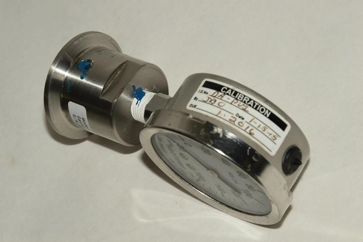 Used REOTEMP DSTC15SS4VR DA-PU1 -30 to 160psi 2.5" Face Triclamp Pressure Gauge