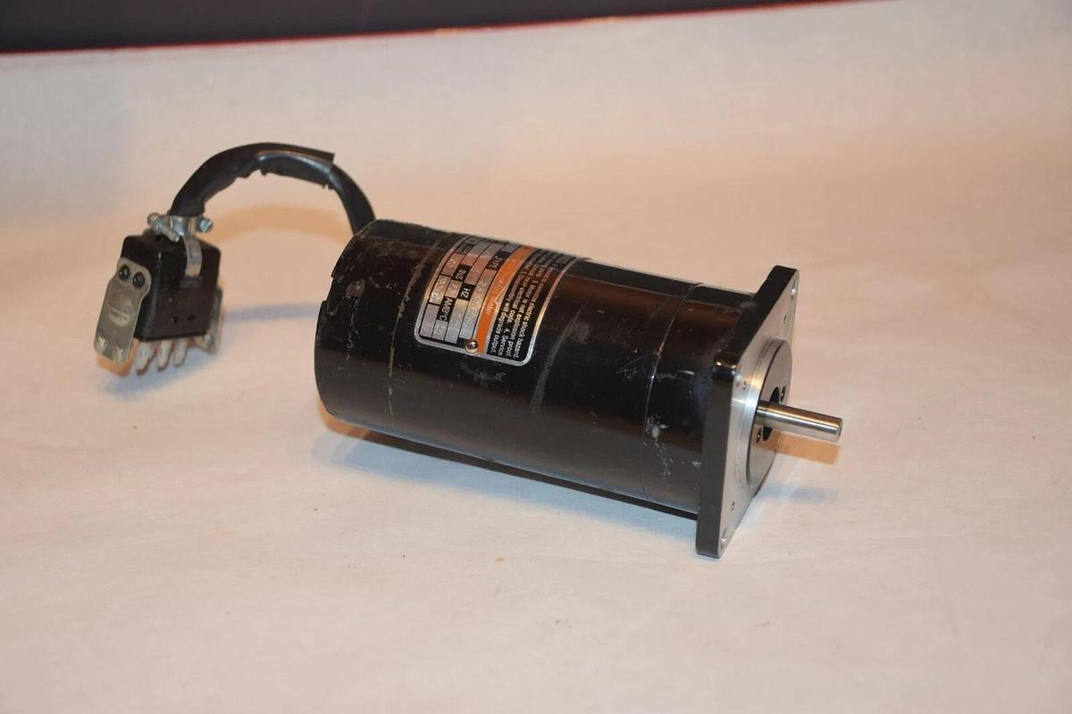 Used BODINE 2411ND3045 23T3BEHH 3.4V 2.9A STEPPER MOTOR