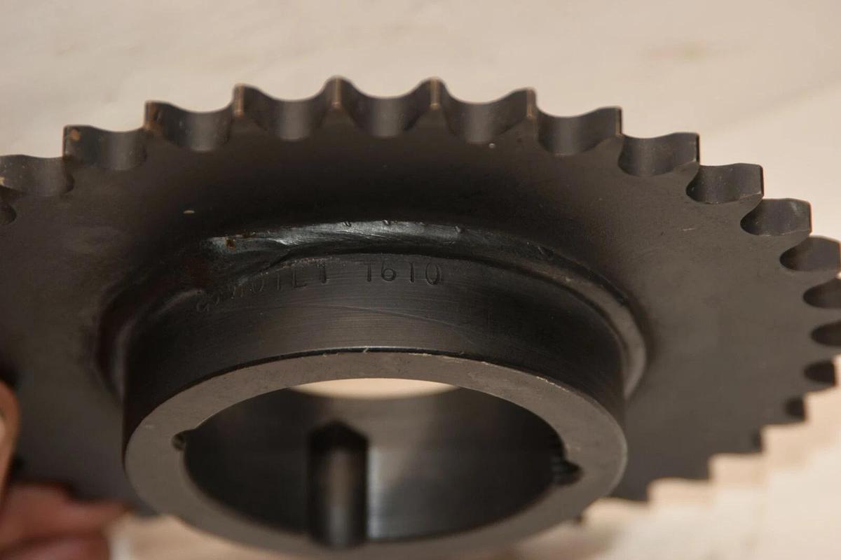 401L1 1610 40 35 4035 35 Teeth 1610 Bushing Sprocket (NEW)