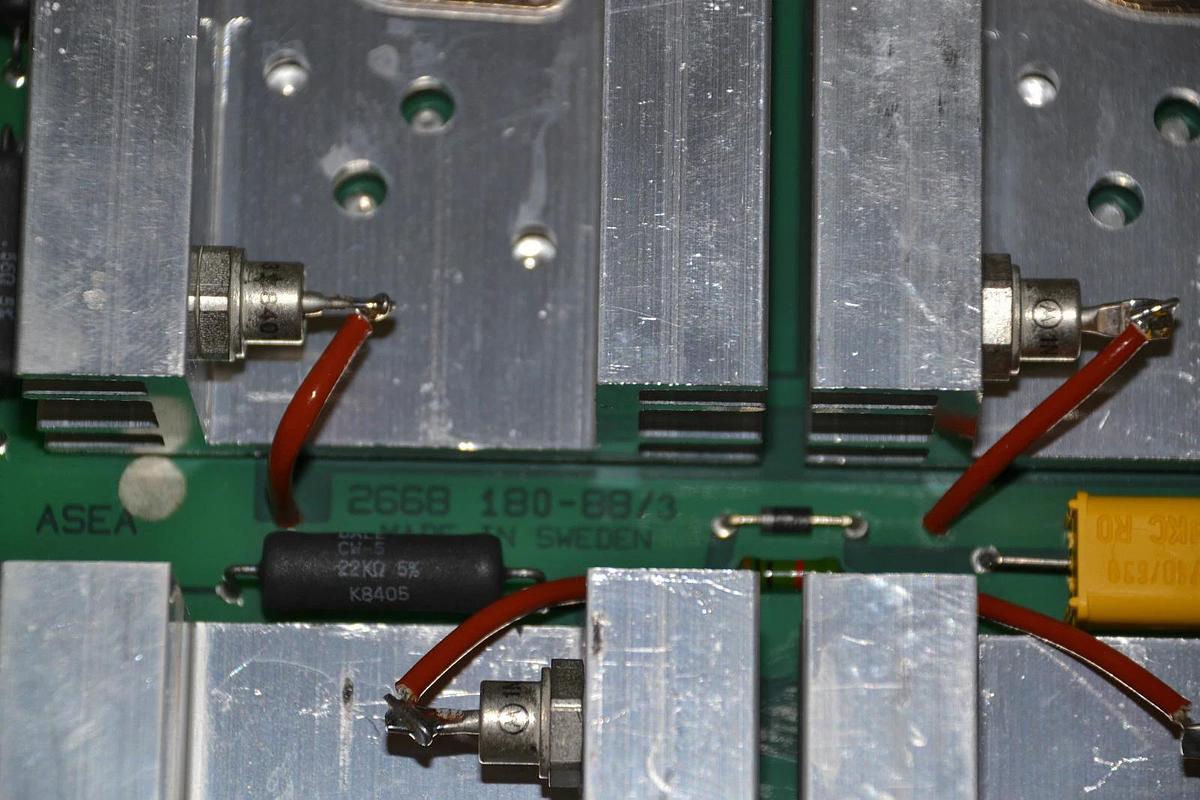 Used ABB ASEA SERVO BOARD 2668 180-88/3 YT212001-AE/1 YTEA 250-8 YTEA250-8