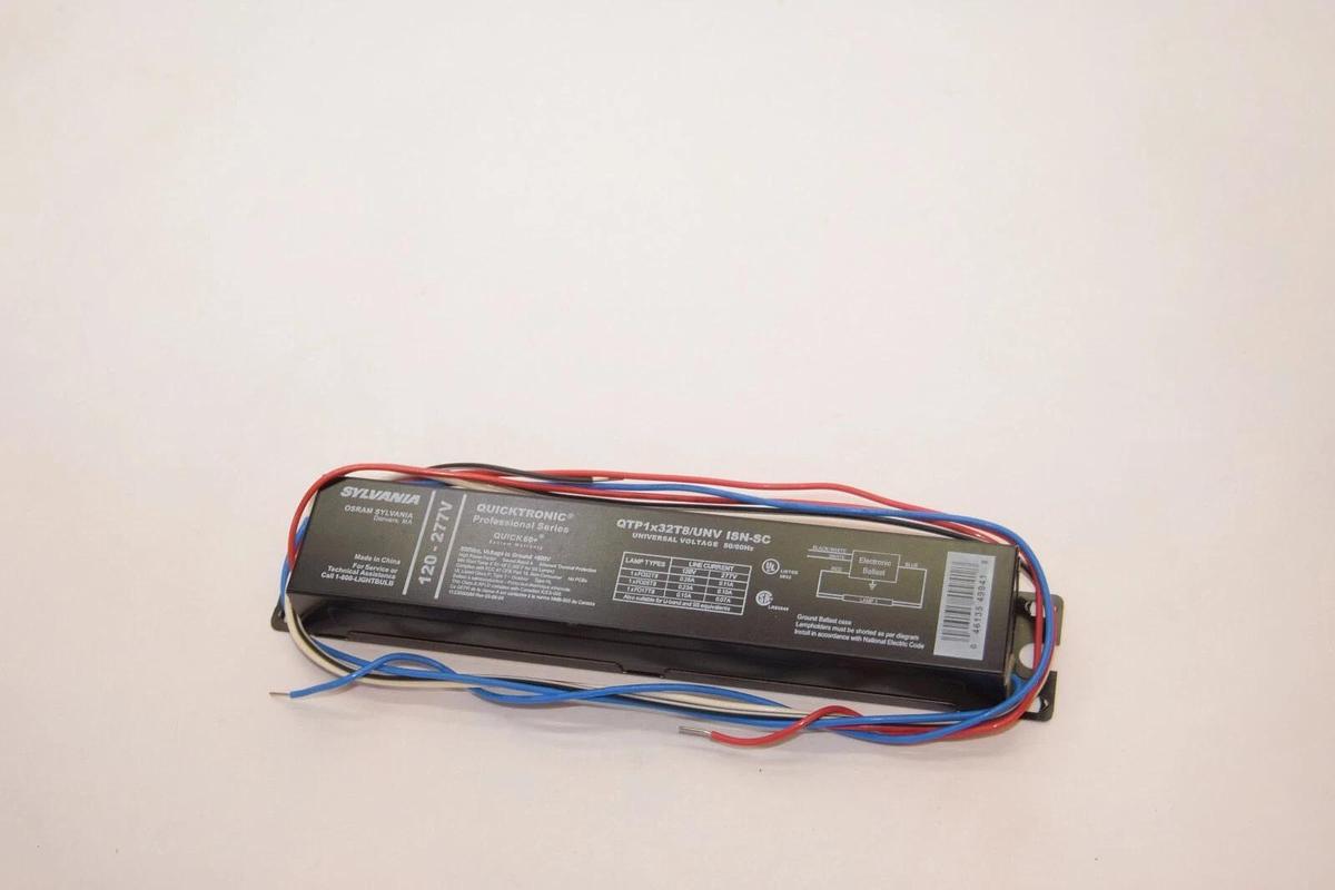 (NEW) SILVANIA QTP1x32T8/UNV ISN-SC 120-277V Quicktronic Ballast