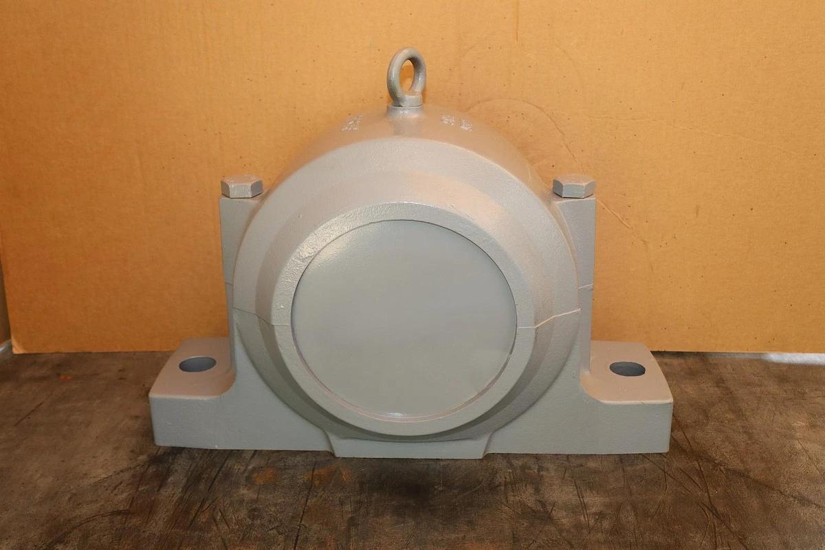 SKF Pillow Block HOUSING 2-Bolt SNA532 SNA-532 06286 0314-3710 Cast Iron (NOS)