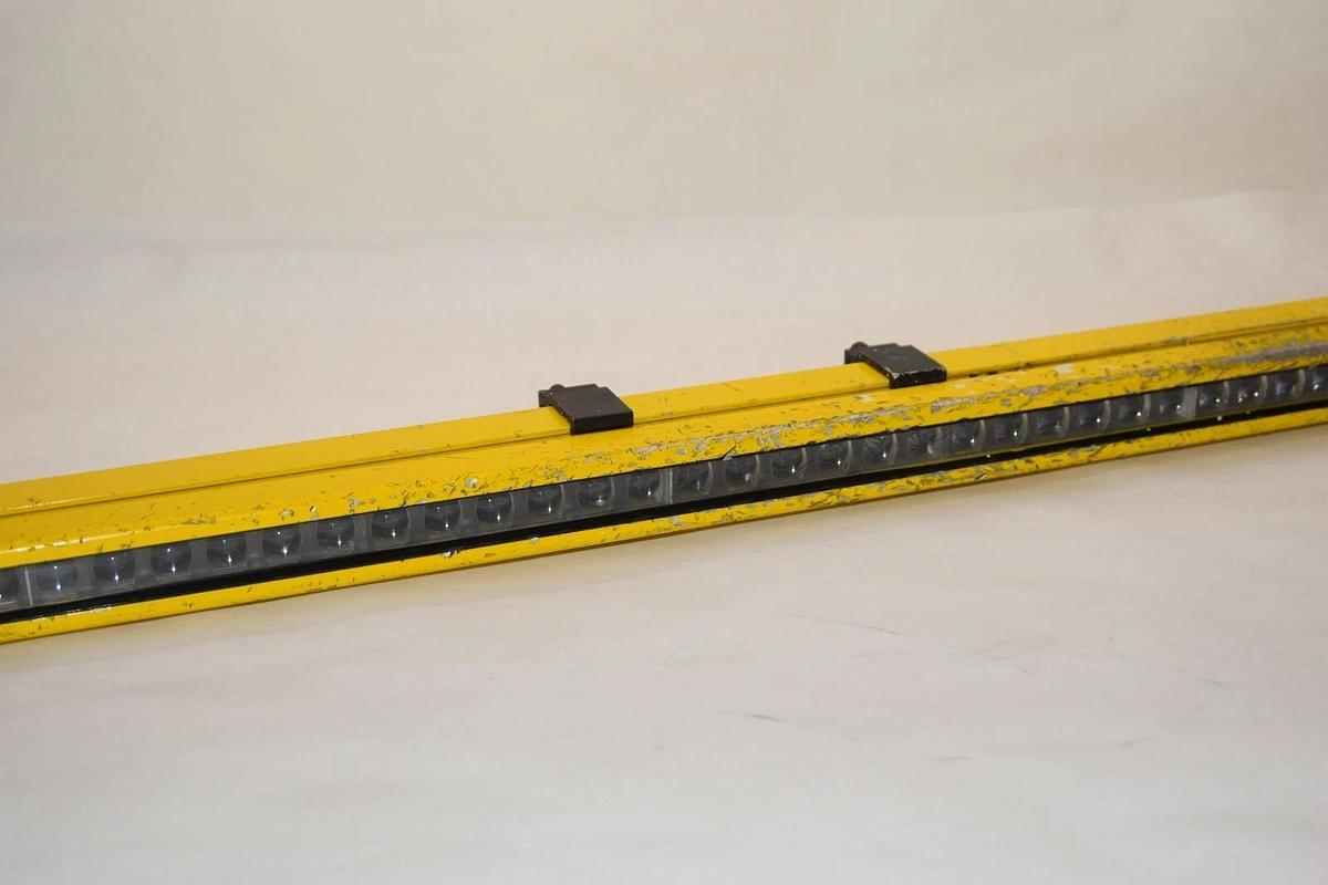 Used GUARDSTAR BS1030R B Series 0.5-15m 24Vdc Receiver Light Curtain