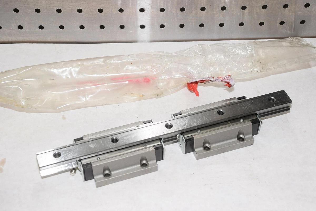 (New) THK Linear glide rail 11" bearing THK Rail UHC01525-A
