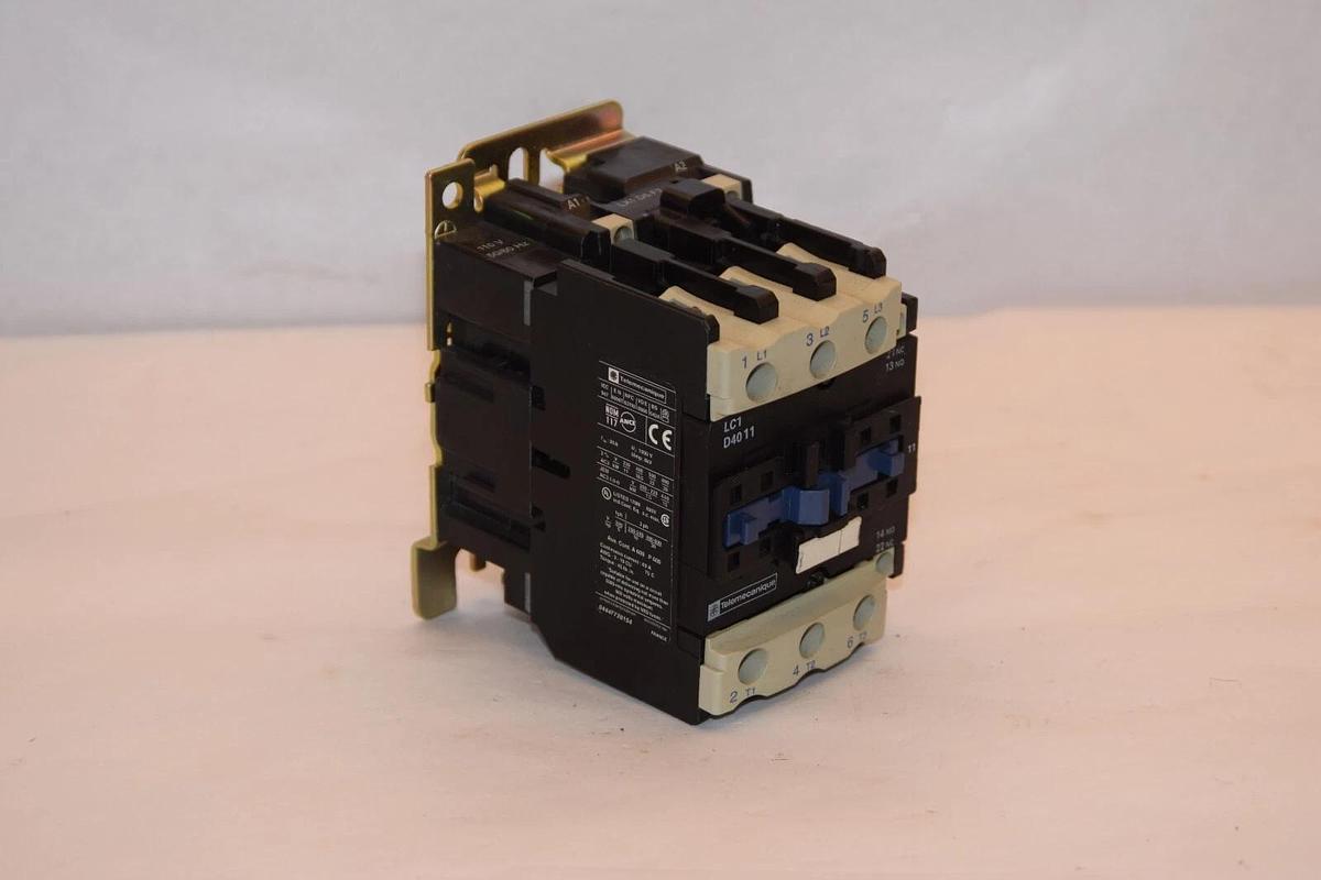 Used TELEMECANIQUE D4011 Contactor With 110V Coil