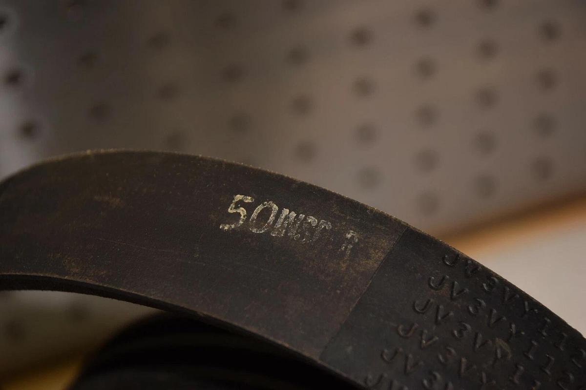 (NEW) OHS JV3VY1120 USA RIBBED V-TIMING BELT 4 Rib 4/JV3VY1120