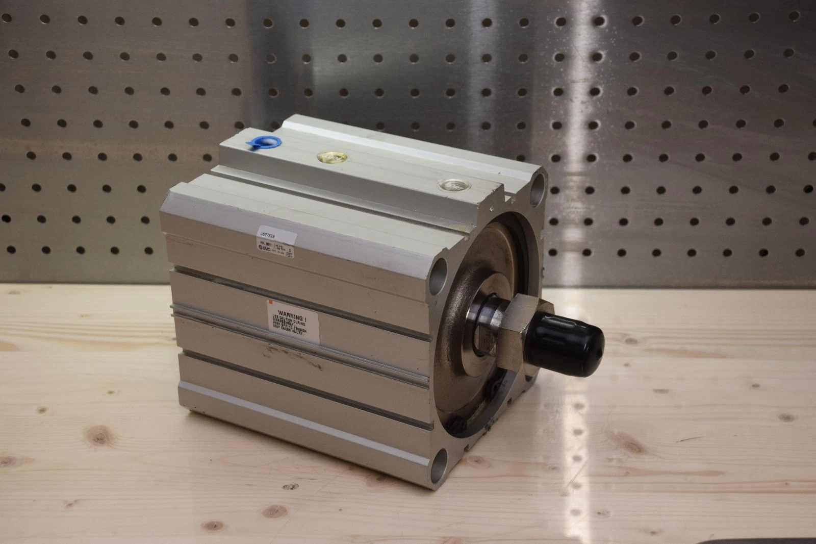 SMC PNUMATIC AIR CYLINDER US27839 US27839 max psi 145 NEW
