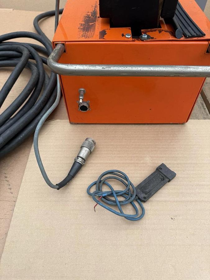 Used SKF TIH-100m/MV Medium Induction Heater for Bearings  400-460V