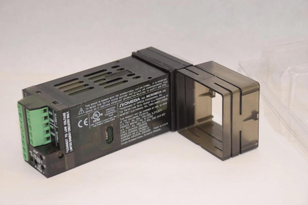 (NEW) OMEGA ENGINEERING INC. CN77333-A2 -2.6 4Watt 90-240V Micromega Controller